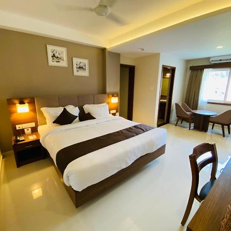 Hotel Hill Heights Kochi Exterior foto